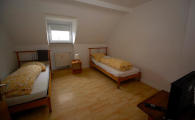 Dachzimmer mit 2 Betten, TV